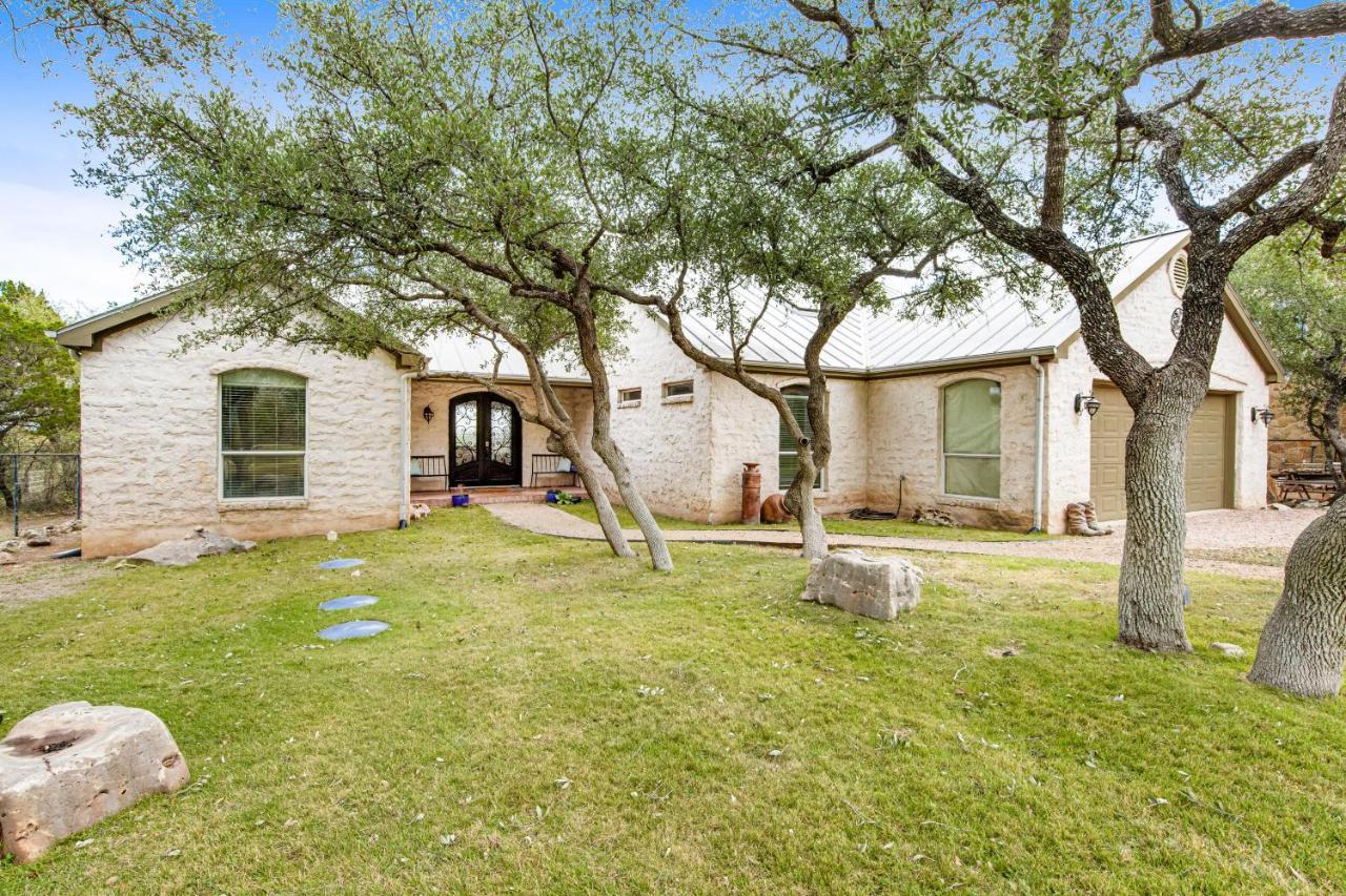 Villa Cliff Side Oasis Spicewood Exterior foto